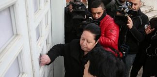 Përfaqësueset e Lidhjes së Gruas shkojnë në PD! Dyert sërish të mbyllura