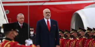 Vizita e Erdogan në Shqipëri, “Zëri i Amerikës”: Bie në sy mungesa e një takimi me Metën. Endri Fuga: Mos nxisni urrejtje