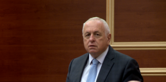 Basha i përjashtoi nga partia e grupi parlamentar, Tritan Shehu i drejtohet kryetares Lindita Nikolla: Dokumentet e paraqitura për largimin tonë janë nul