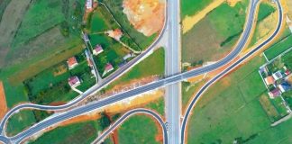 ‘Gati për fluksin që do sjellin fluturimet’, Rama publikon videon e mbikalimit të përfunduar në rrugën e aeroportit të Kukësit