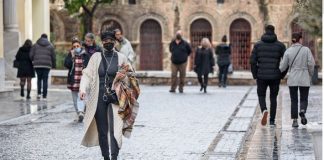 Identifikohen mbi 16 mijë raste të reja me COVID-19 dhe 72 viktima në Greqi