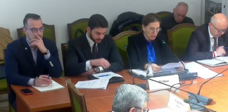 Ministrja Kumbaro: Ndalojmë prodhimin, importimin dhe përdorimin e qeseve plastike