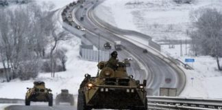 Shtëpia e Bardhë: Rusia vazhdon të dërgojë forca të reja ushtarake pranë Ukrainës