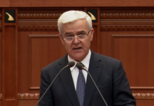 Fatmir Xhafaj i përgjigjet aludimeve: Kuvendi ushtron rol kushtetues, jo ndërhyrës ndaj institucioneve të pavarura