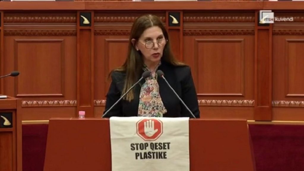 Kumbaro  Mijëra punonjës në arsim përkushtohen çdo ditë për sigurinë dhe mirëqenien e fëmijëve  cinike të mohosh punën e tyre