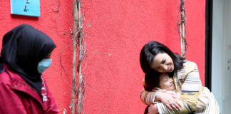 Vajza afgane befason ministren Kushi