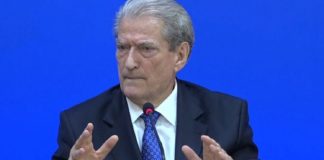 Berishës i ka ardhur në Tiranë Republikani, që demokratët shpresojnë ta “shpëtojë”