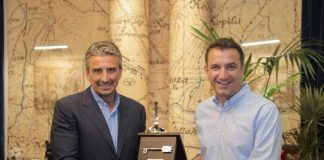 CCBS merr çmimin “Çelësi i Tiranës”, Presidenti Luca Busi: Do ta ruajmë me krenari, duke synuar të hapim dyer të reja për një të ardhme më të qëndrueshme