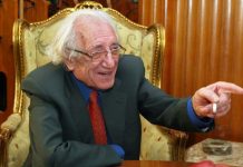 ‘Kur pashë librat marksiste-leniniste e serinë e veprave të Enverit i thashë Alizotit paske shumë nga këto’, dëshmia e Agollit për librarin e Gjirokastrës