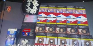 Tiranë, pranga 31-vjeçarit, shpërndante kokainë dhe mbante armë zjarri në banesë