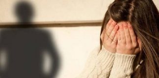 NDODH DHE KJO/ Prindërit përdhunojnë vajzën për t’i mësuar si bëhet marrëdhënie! Dëshmia e tyre në polici: Ishte më e sigurt