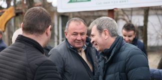 Gjiknuri inspekton rikonstruksionin e rrjetit ujësjellës në Gjinar: Duam që qytetarët e Elbasanit të na mbështesin për të vijuar me projektet e nisura