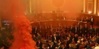 Seanca plenare në kohë rekord prej kaosit, studimi: Deputeti ‘profesioni’ më i paguar në Shqipëri për 2023