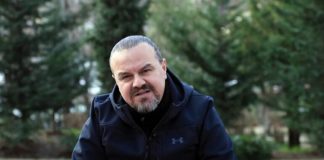 “Dikur vendosja semaforë në Astir” rrëfimi i aktorit Eglein Lakrori: Kam bërë çdo lloj pune në jetë