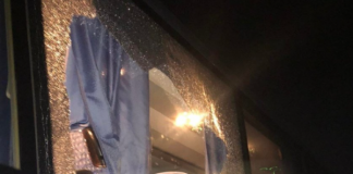 LAJMI I FUNDIT/ Sulmohet me gurë autobusi i Kosovës në qytetin Serb, çfarë po ndodh në Kurshumli?