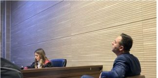 Kryetari i Kuvendit të Kosovës paraqitet në gjyq, për çfarë akuzohet