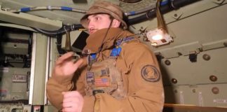 E pazakontë! Ushtari ukrainas tregon se lufton kundër babait që drejton tankun e Rusisë