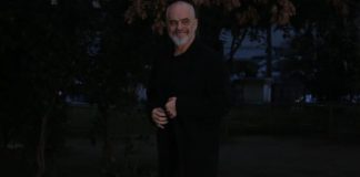 Rama mbërrin në seli, nis mbledhja e drejtuesve të qarqeve dhe anëtarëve të Asamblesë Kombëtare të PS