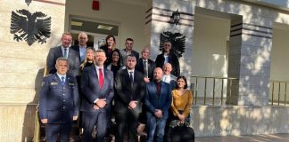 Transferimi i të burgosurve shqiptarë, anglezët vizitë në drejtorinë e burgjeve