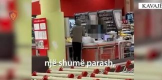 25-vjeçari grabiti para në një market në Kavajë, publikohen pamjet e momentit të ngjarjes (VIDEO)