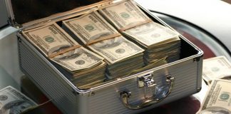 “Cash” shpallet “armik i popullit”/ Nga janari hiqet nga Administrata. Deri në 2030, gjithçka dixhitale