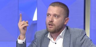 Pështyrësit dhe ligji