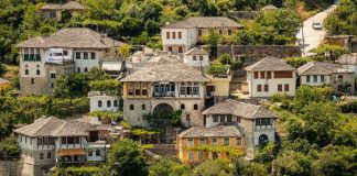 Rama publikon pamje nga Gjirokastra: E gjetëm nga bukuritë e saj të fshehura pas harresës, sot një nga destinacionet më të vizituara