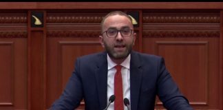 ‘Arben Ndoka ditën votonte ligjet e reformës në drejtësi, natën porosiste vrasje’, Bardhi: Korrupsioni s’luftohet me fjalë dhe rezoluta, do abstenojmë