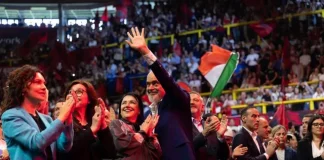 VIDEO/ “Dallga kuqezi e shqiptarëve të Italisë”, takimi me emigrantët në Milano, Rama: Shembëlltyrë e kohës së re që ka ardhur për Shqipërinë