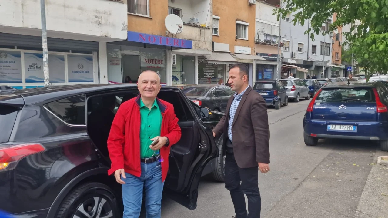 Kreu i Partisë së Lirisë  Ilir Meta paraqitet në Prokurorinë e Tiranës