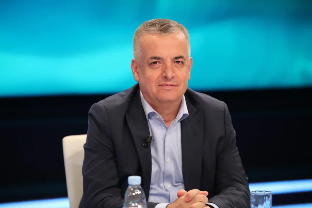  Vuçiç do që Shqipëria ta humbasë projektin në Zvërnec   Nazarko  Serbia u mërzit që humbi investimin e Trump