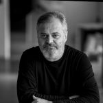 Blushi i përgjigjet “ftesës së çuditshme” pas librit “Jam Mysliman”: Më kërkon të mësoj përmendësh 33 ajete të Kuranit