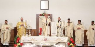 Kremtohet Krishtlindja! Krerët e shtetit urojnë besimtarët katolikë dhe ortodoksë