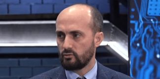 VIDEOLAJM/ Kush është shqiptari që çliroi Damaskun?! Eksperti sigurisë lexon mesazhin live në emision