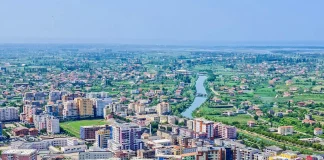 Qyteti parë në Shqipëri merret masat konkrete/ Kamera sigurie në shkolla, kryetari i Bashkisë së Lezhës prezanton projektin