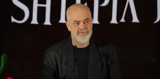 Rama dhe ambasadori i BE-së përurojnë Teatrin e Kukullave, kryeministri-fëmijëve: Dikur këtu ka qenë Parlamenti, uroj të rriteni duke na parë sa më pak