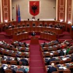 Kuvendi miraton me 81 vota pro buxhetin 8.8 mld euro! 100 mln euro për pensionet, nga 1 janari paga minimale rritet në 50 mijë lekë