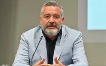 Debati Gjiknuri-Manja në Komisionin e Ligjeve, Klosi komenton nëse ka një “krisje” në PS