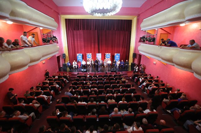  Receta e doktorit kundër korrupsionit është rikthimi i Metës dhe Roshit   Basha  Është koha për drejtësi  jo riciklim