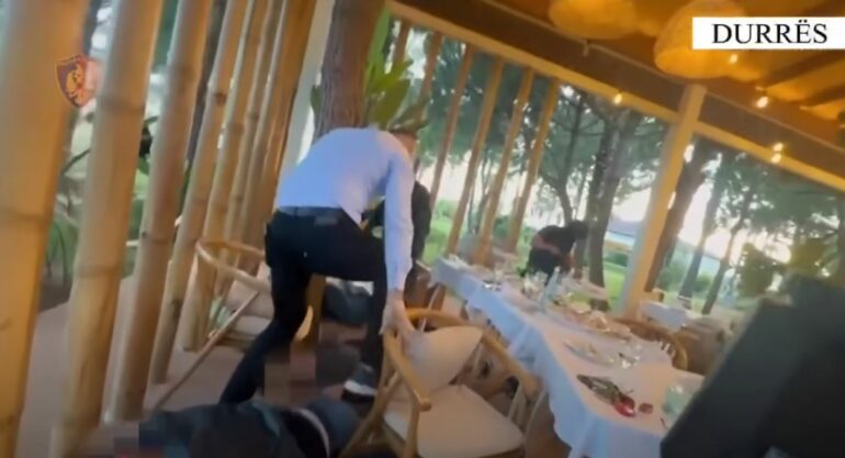 Operacioni  Enigma   U arrestuan kur po drekonin në restorant në Gjirin e Lalzit  kërkohet  arrest me burg  për Xhevdet Plakun dhe 5 të tjerë  Për njërin  detyrim paraqitje 