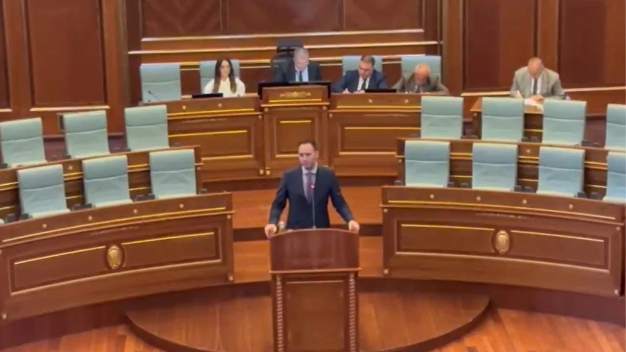 Dështon edhe seanca e nëntë për konstituim  Rrëzohet propozimi i drejtuesit të Kuvendit për votim të fshehtë për kryeparlamentarin