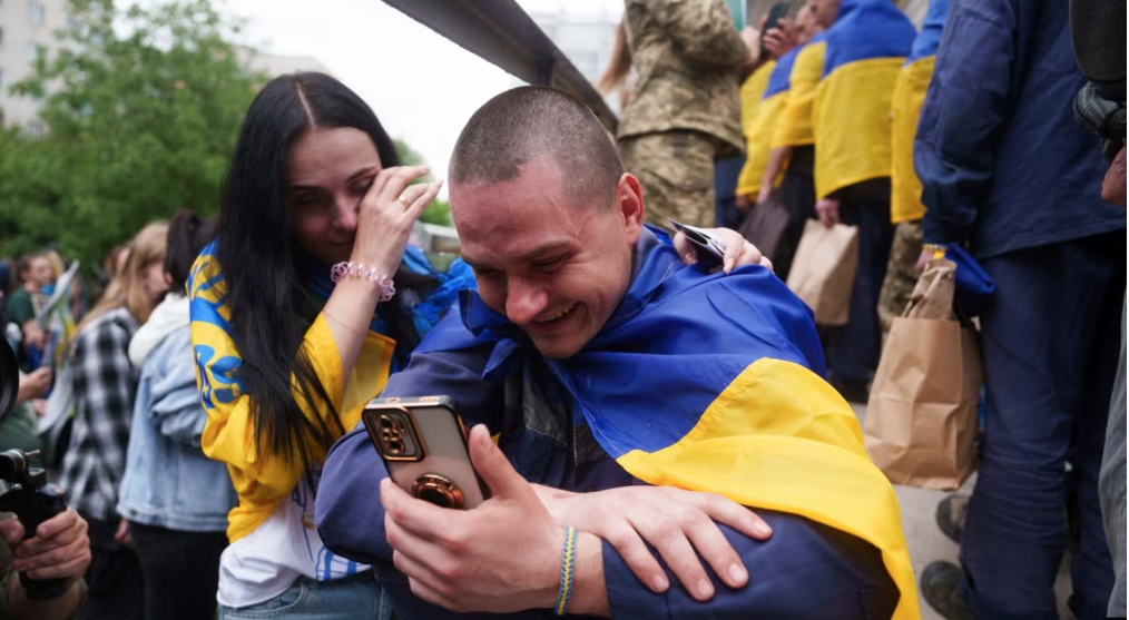 Rusia dhe Ukraina kompletojnë këmbimin më të madh të të burgosurve që nga fillimi i luftës