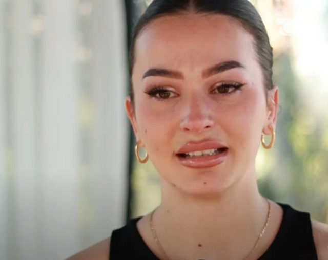  Mami vrau babin për te na shpëtuar ne   modelja shqiptare përlot me historinë tragjike  Ai donte të 