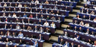 Policia belge bastis zyrat e Komisionit Europian!