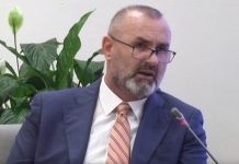 Pse fjalët e Ulsi Manjës prodhojnë përherë debat publik?