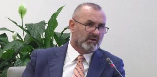 Pse fjalët e Ulsi Manjës prodhojnë përherë debat publik?