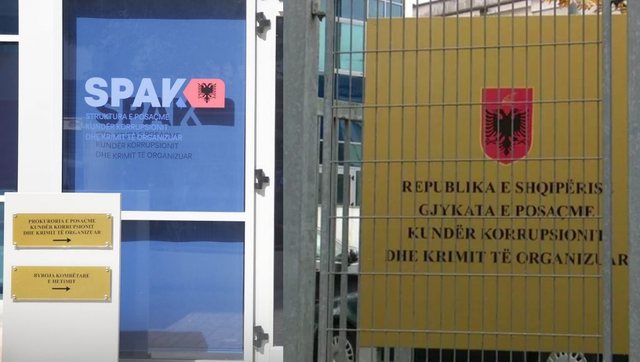EMRAT  Kush janë personat e arrestuar dhe shpallur në kërkim nga operacioni i SPAK  Ish shefi i krimeve Erjon Dani vetëdorëzohet në Policinë e Himarës