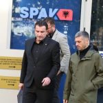 Veliaj kërkon kopjen fizike të dosjes! Avokatët: S’ka ku ta hapë USB-në, printimi voluminoz