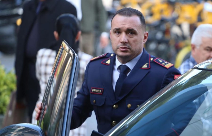 Ndryshime në polici  Emërohen drejtues të rinj në disa komisariate  Proda  shkund  uniformat blu