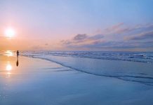 Pesë përfitime shëndetësore që vijnë nga qëndrimi në plazh